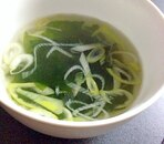 ねぎとワカメの中華スープ